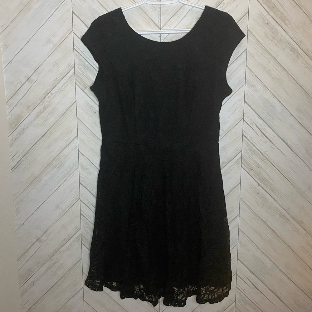 G21 Elegant Black Lace Dress